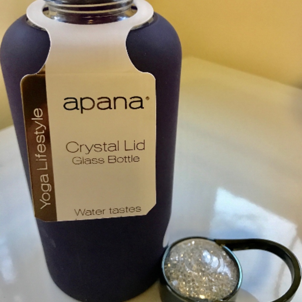 NWT! Apana Crystal Lid 32 oz. Water Bottle